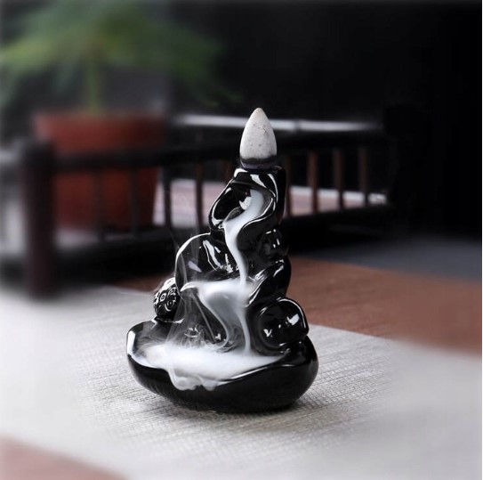 Smilkalinė su kūginiais smilkalais ir salaviju (3)